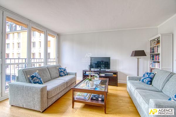 Versailles Notre-Dame Ermitage- Appartement 5 pièces 80 m² situé au 1er étage avec cave et box €539 000 ** - Référence 25152