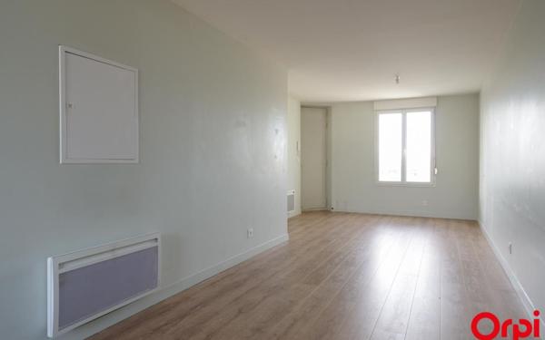 Appartement à louer    4 pièces •  Lyon 7