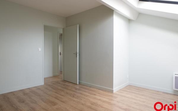 Appartement à louer    4 pièces •  Lyon 7