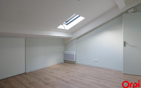 Appartement à louer    4 pièces •  Lyon 7