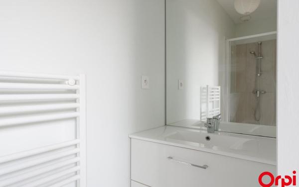 Appartement à louer    4 pièces •  Lyon 7