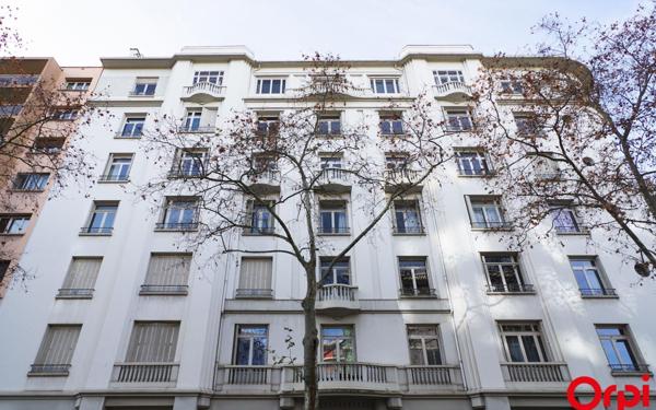 Appartement à louer    4 pièces •  Lyon 7