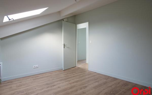 Appartement à louer    4 pièces •  Lyon 7