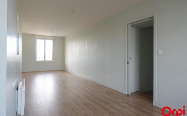 Appartement à louer    4 pièces •  Lyon 7