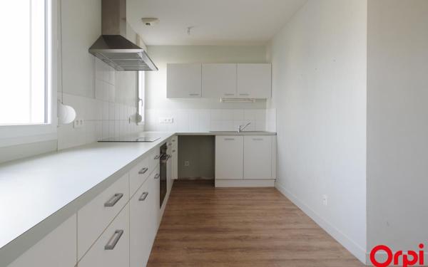 Appartement à louer    4 pièces •  Lyon 7