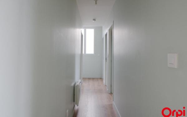 Appartement à louer    4 pièces •  Lyon 7