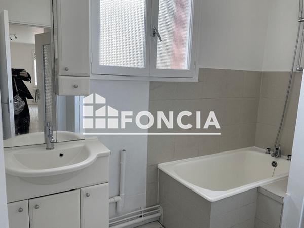 Location Appartement 3 pièces 67.16 m² - 26-30 RUE DES GLONNIERES Le Mans 72000