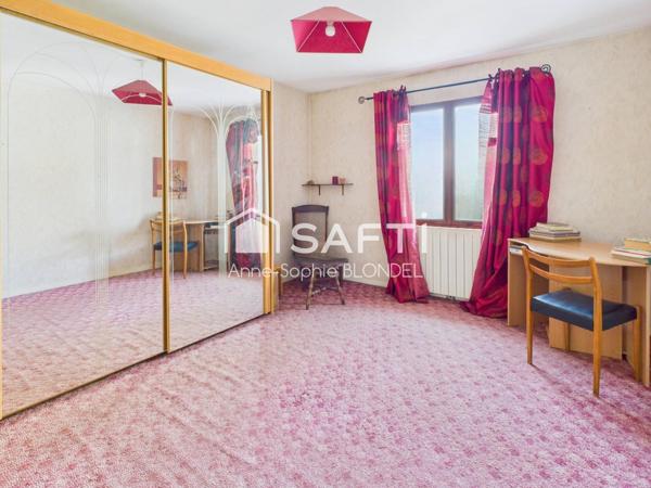 BORDEAUX PRIMROSE Maison 4 chambres à rénover, garage et jardin arboré