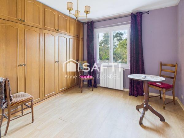 BORDEAUX PRIMROSE Maison 4 chambres à rénover, garage et jardin arboré