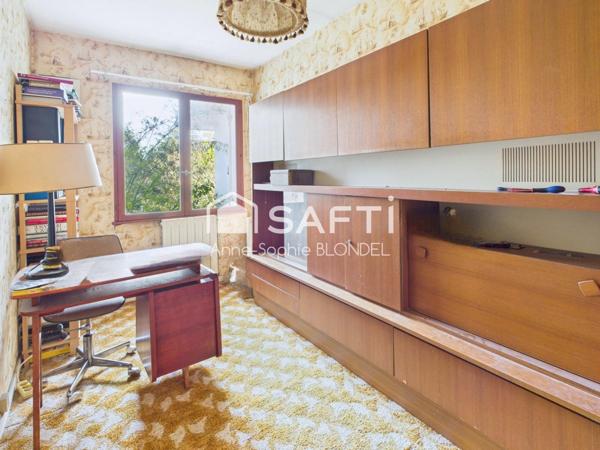 BORDEAUX PRIMROSE Maison 4 chambres à rénover, garage et jardin arboré