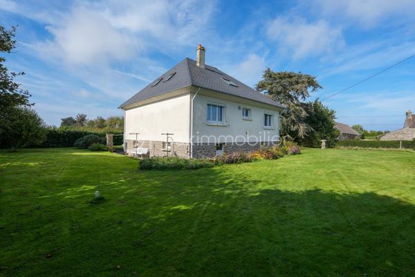 GRANDE PARCELLE DE 1700M² / SOUS-SOL DE 92M² / 4 CHAMBRES / DIAGNOSTIC D / PORTAIL ET PORTE DE GARAGE MOTORISÉS

Dans un quartier calme et apprécié de QUERQUEVILLE, venez découvrir cette maison sur sous-sol de 1967, édifiée sur une parcelle d'un peu plus de 1700m².

À votre arrivée, la paisibilité du secteur se ressent et la nature y est présente.
Au rez-de-chaussée, un spacieux sous-sol de 92m² s'offre à vous. Celui-ci se décline en un grand garage, suivi d'un atelier et d'une buanderie.
Au 1er étage, un couloir distribue une salle à manger agrémentée d'une cheminée et ouverte sur un séjour, une cuisine aménagée et équipée, 2 chambres, une salle de bains avec baignoire et douche, et un WC indépendant.
Au 2ème étage, un pallier dessert une grande pièce aménagée en chambre (pouvant être un bureau ou un espace de jeux), 2 chambres, une salle d'eau et un WC sanibroyeur indépendant.

L'harmonie de ce bien est assurée par une parcelle entièrement close, un portail et une porte de garage motorisés, un ancien poulailler et une proximité mer idéale pour une balade à pieds ou en vélo.

Ce bien rare à la vente n'attend plus que vous.

Informations pratiques : 

- Chauffage au fioul avec cuve de 1500L (consommation annuel actuel : entre 1280L et 1520L)
- Tout à l'égout
- Doubles vitrages PVC
- VMC simple flux

Travaux récents : 

- Toiture ardoise + velux (2014)
- Porte d'entrée (2015)
- Porte garage (2017)

Travaux à prévoir :

- Électricité