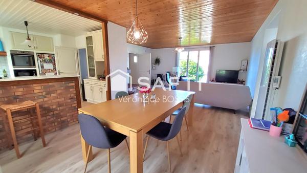 EXCLUSIVITE SAFTI : Maison de 120m2, 4 chambres, sur un terrain de 630m2, garage en 1/2 sous sol, à 500 m du bourg de Mouilleron le Captif