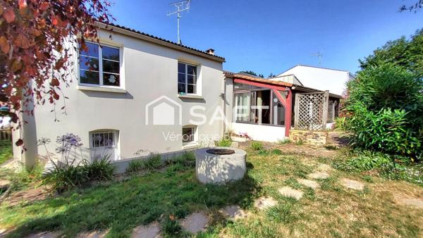 EXCLUSIVITE SAFTI : Maison de 120m2, 4 chambres, sur un terrain de 630m2, garage en 1/2 sous sol, à 500 m du bourg de Mouilleron le Captif