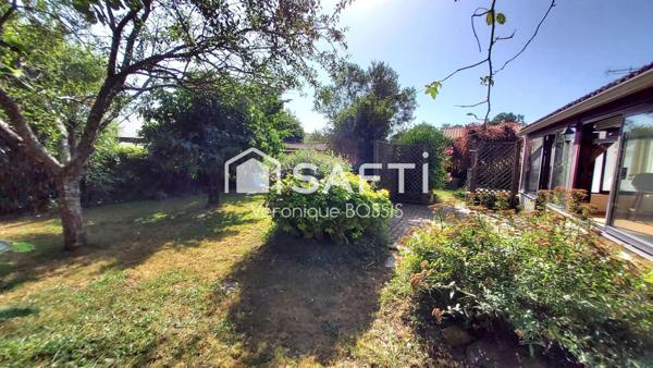 EXCLUSIVITE SAFTI : Maison de 120m2, 4 chambres, sur un terrain de 630m2, garage en 1/2 sous sol, à 500 m du bourg de Mouilleron le Captif