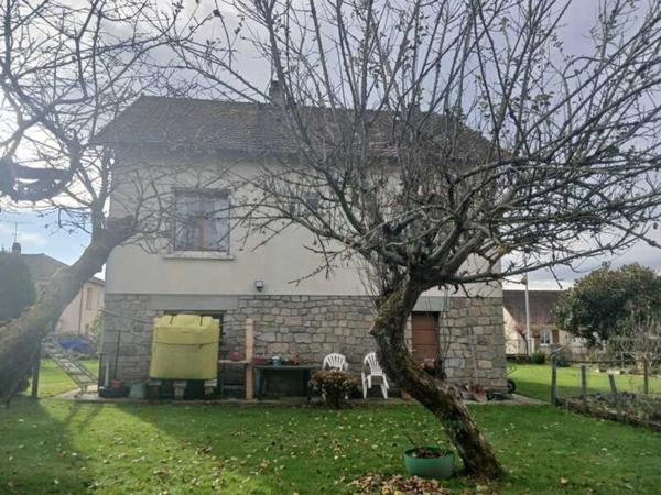 Maison de 4 chambres à PEYRAT LE CHATEAU (87)