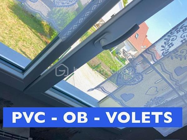 C'est à MARCK, que cette STAR est en tête d'AFFICHE des sites d'annonces immobilières !

Construite en 1980, elle a élu domicile dans un secteur TRANQUILLE de Marck, proche des COMMERCES, des ensembles scolaires, et des AXES RAPIDES de l'A16 ( Vers Calais, Fréthun, Boulogne, Gravelines, Dunkerque ).
Pour parfaire aux stationnements de vos nombreuses voitures, motos et vélos, elle dispose d'un PARKING et d'un GRAND GARAGE de 30 m2 ( accessible directement par la maison )...De part sa surface, elle saura y installer l'atelier de bricolage dont vous aviez rêvé.

Pour parfaire à son SEXAPPEAL elle a fait rénover sa façade, et l'ensemble de ses menuiseries extérieures...ELLE EST TOUTE BELLE POUR JOUER SON NOUVEAU RÔLE !

Sa JOLIE PORTE s'ouvre, elle vous accueille et vous fait découvrir son DECOR et sa MISE EN SCENE, avec une vie possible de PLAIN-PIED.

En RDC : Elle vous propose son HALL et son couloir de distribution, son SALON / SEJOUR ( avec son poêle à PELLET ), sa CUISINE ( s'ouvrant sur son garage ), sa SALLE D'EAU récente ( douche, vasque, meuble, sèche-serviette ), sa commodité d'aisance ( wc indépendant avec fenêtre ), sa première CHAMBRE ( de surface suffisante pour y installer un DRESSING de STAR ), et une TERRASSE dominant son JARDIN exposé PLEIN-SUD.

Par son escalier du FESTIVAL de MARCK, elle vous propose 2 GRANDES CHAMBRES à l'étage, et des COMBLES aménageables.
Des raccordements d'évacuations et d'arrivées d'eau ( côté garage ) sauront parfaire à l'installation d'une seconde salle d'eau et d'un wc à l'étage.
En extérieur, une REMISE et un ABRI-JARDIN seront idéaux, pour ranger la tondeuse et le matériel de jardinage.

AVEC AUTANT D'ARGUMENTS et D'AVANTAGES, ELLE EST VRAIMENT EN PHASE DE SEDUCTION !

Pour parfaire aux belles journées d'été, elle dispose d'une TERRASSE et d'un JARDIN clôturé sur 937 m2, parfaitement exposé SUD, afin de BRILLER sous les SUN-LIGHTS de Marck...Nous sommes toutefois dans les Hauts de France, et il ne faut pas trop rêver...Quoique !
Dans son SCENARIO, elle a prévue de mémorables BARBECUE en famille, de Festives Soirées Blanches Marckoises, des séances de bronzage protégé des regards indiscrets, et la culture d'un POTAGER BIO ( histoire de rester en bonne santé ).

Ses ASPECTS TECHNIQUES : 
Elle est raccordée au tout à l'égout, la toiture est en parfait état, les pignons et façades sont bien entretenus, les MENUISERIRES sont en PVC DV / OB + VOLETS ROULANTS électriques, le CHAUFFAGE est par convecteurs électriques, l'eau chaude est produite par ballon électrique, L'ISOLATION est CORRECTE, et son poêle à PELLET vous fera vivre un remake des FEUX de L'AMOUR...C'EST VRAIMENT LA STAR du MOMENT !

Les NOTIONS ECONOMIQUES :
La taxe foncière est de seulement 947 euros, et elle maîtrise parfaitement ses dépenses énergétiques. 
Pour parfaire à ses ATOURS, son imprésario a limité son CACHET ( son tarif est bien étudié ).

Le SECTEUR est TRANQUILLE, la MAISON est SAINE, les ASPECTS TECHNIQUES sont OPTIMALS, elle vous propose 3 à 4 CHAMBRES, un JARDIN exposé PLEIN-SUD, des prestations techniques de qualité...JE VOUS CONSEILLE DE VITE RESERVER UNE PLACE, POUR UNE PROJECTION PRIVATIVE !

Vous souhaitez qu'elle participe à l'épanouissement de votre belle famille ?
Il faut juste m'appeler...Gilles O6 3O 89 OO O8, créateur de belles histoires et de bonnes émotions immobilières. 

Je vous invite à visiter mon site : BSK gilles fourrier ( à consommer sans modération )

Pour des acquéreurs potentiels,  nous sommes en recherche de biens immobiliers à vendre sur l'ensemble des Hauts de France ! 
N'hésitez pas à nous consulter pour la vente d'une maison,  d'un appartement,  d'un immeuble,  d'un fonds de commerce...Nous pourrons vous OFFRIR votre ESTIMATION,  et vous présenter les particularités de nos actions commerciales,  qui transforment nos ventes en de très belles réussites immobilières.