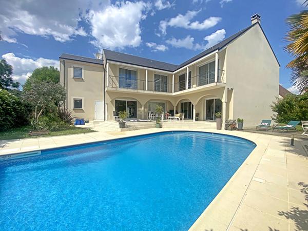 Maison Saint Jean Le Blanc 7 pièce(s) 300 m2