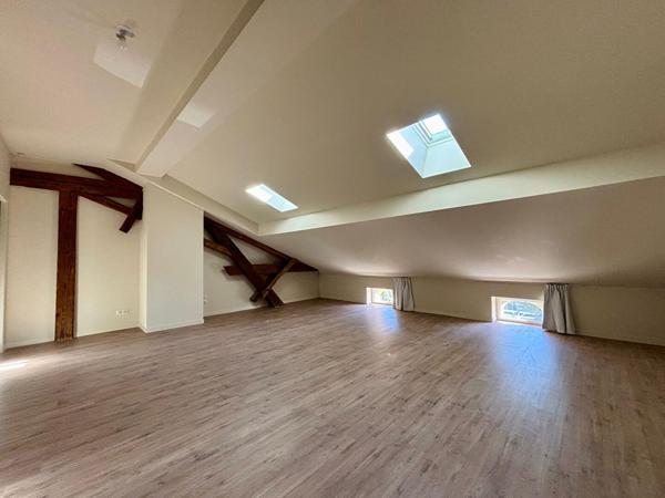 AGEN CENTRE - Appartement T1 spacieux, entièrement rénové de 35m²