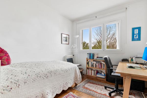 Appartement Saint Germain En Laye 5 pièce(s) 86.86 m2 €650 000 ** - Référence 17665