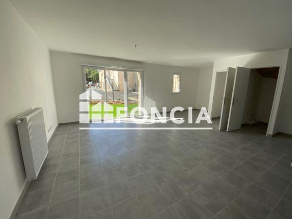 Location Appartement 4 pièces 81 m² - RUE DU MISTRAL Bedarrides 84370