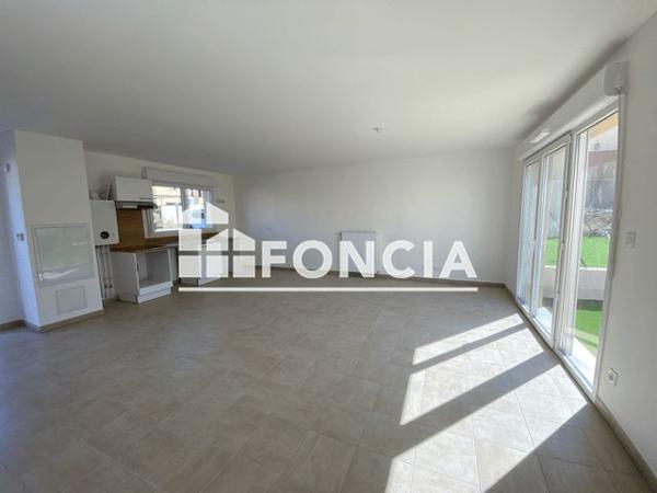Location Appartement 4 pièces 81 m² - RUE DU MISTRAL Bedarrides 84370