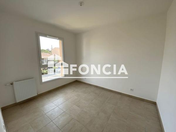 Location Appartement 4 pièces 81 m² - RUE DU MISTRAL Bedarrides 84370
