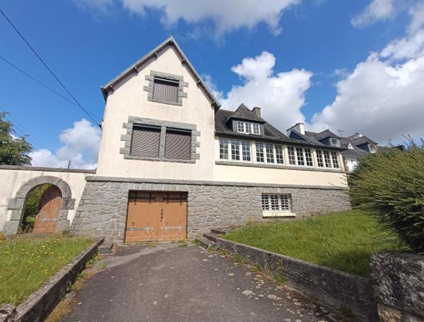 29520 Châteauneuf du Faou  ensemble de deux maisons dont 1 gîte , au calme sans vis à vis