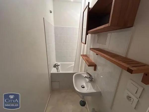 Appartement à louer 3 pièces 47m² Bourges (18000)
