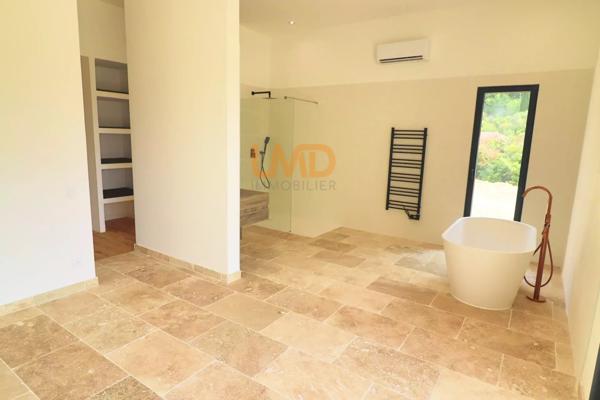 Cotignac: Maison t5 de 218m2, terrain 1500m2