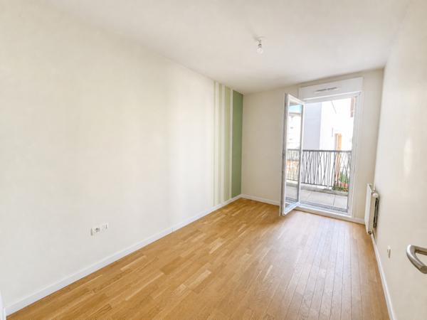 Appartement
         3 pièces
        - 70 m² 496 100 € *