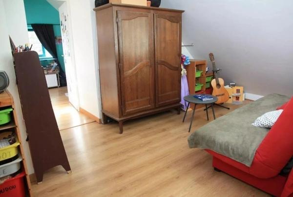 Maison
         7 pièces
        - 170 m² 410 000 € *