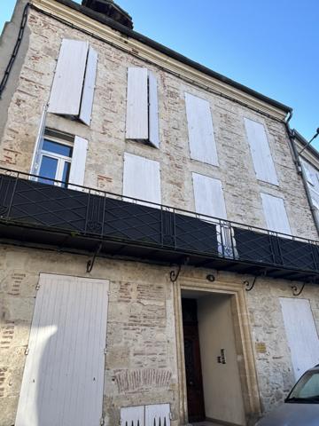 Agen (47000) IMMEUBLE HYPER CENTRE 8 APPARTEMENTS