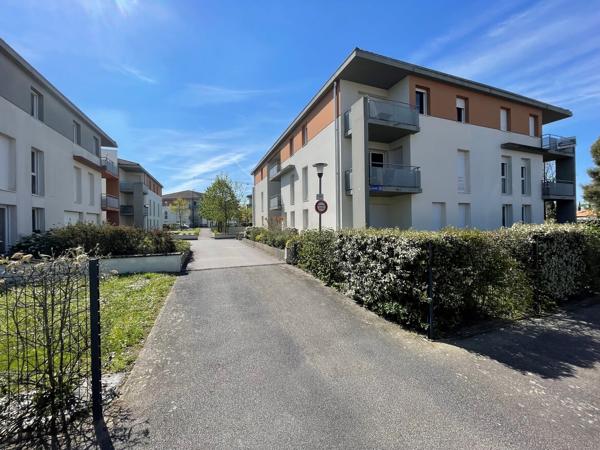 Appartement t3 avec parkings et cave