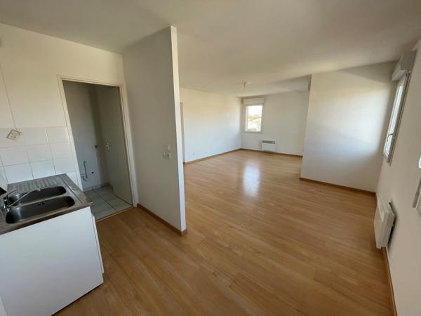 Appartement t3 avec parkings et cave