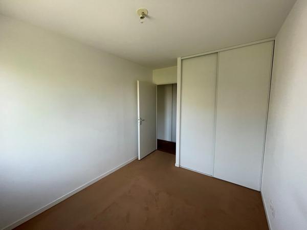 Appartement t3 avec parkings et cave