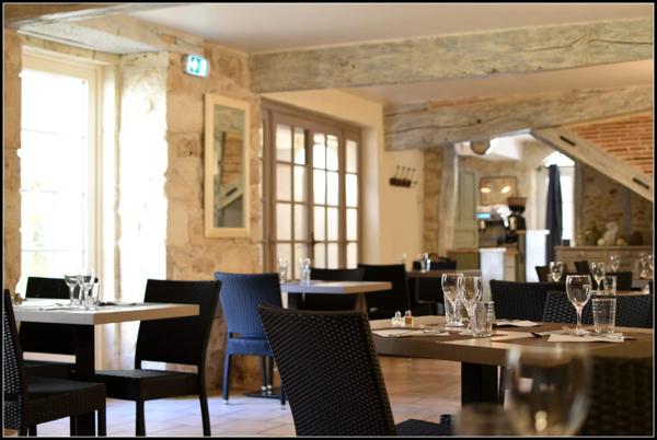 Fonds de commerce à vendre LA ROMIEU (32) Bar-restaurant-Chambre d'hôtes avec logement de fonction