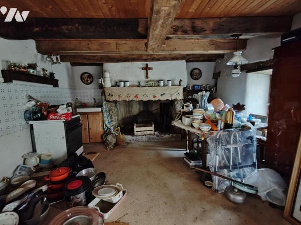 2306 - BRENNILIS - MAISON EN PIERRES DE 106M² AVEC DEPENDANCES SUR UN TERRAIN DE 1071M²