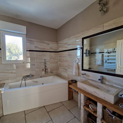 Le Plan-de-la-Tour (83120) Golfe de St-Tropez villa récente 205 m² 8 pièces, 5 chambres dont 3 de plain-pied...