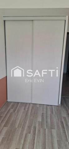 Bel appartement lumineux de 89 m², libre de suite, deuxième étage, centre ville, interphone, ascenseur.