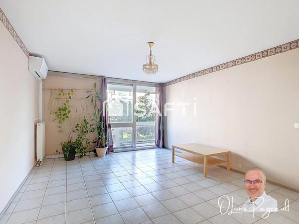 T3 dans un cadre verdoyant et vie pratique à Lyon 8