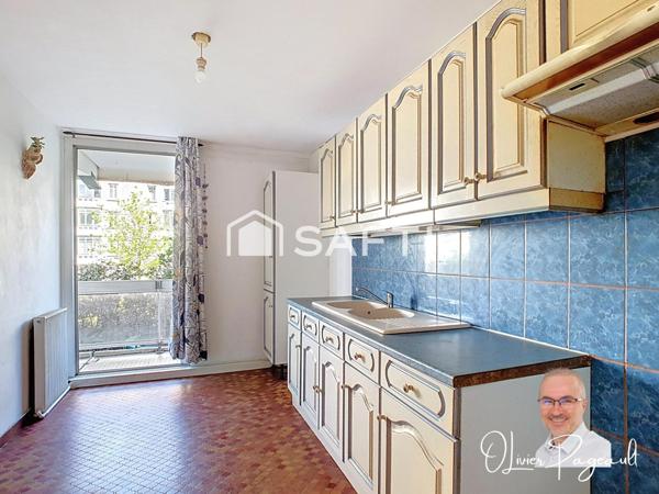 T3 dans un cadre verdoyant et vie pratique à Lyon 8