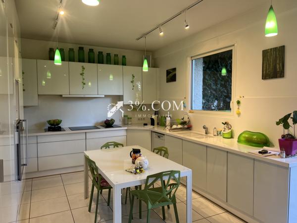 Propriete 7 pièce(s) 5 chambre(s) 281.75 m²