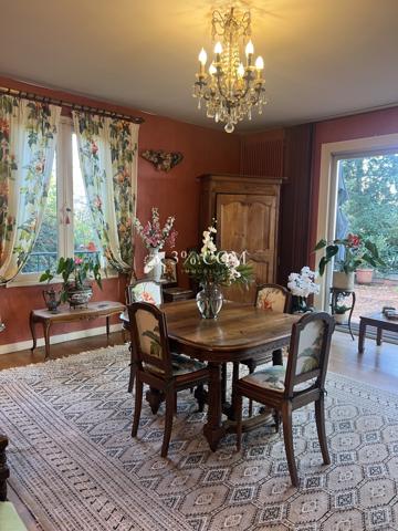 Propriete 7 pièce(s) 5 chambre(s) 281.75 m²