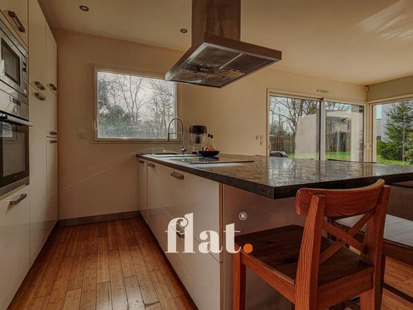 Maison BBC non-mitoyenne | pièce de vie 50m2 | chambres 15m2 | DPE B | Vie plain-pied