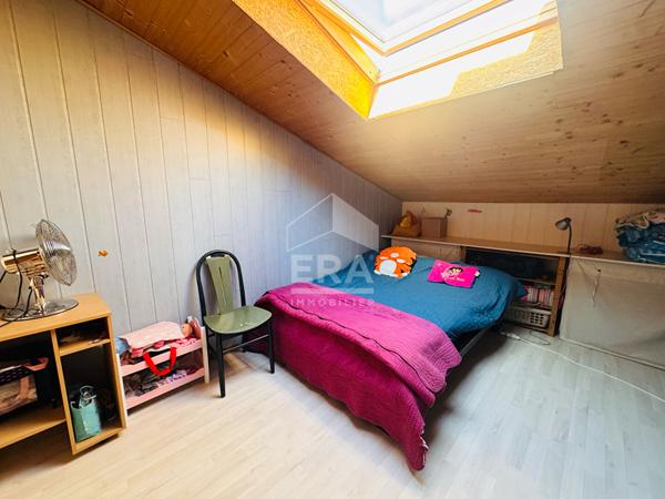 Ensemble immobilier de deux maisons à Mombrier 