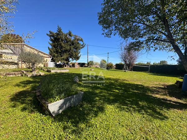 Ensemble immobilier de deux maisons à Mombrier 