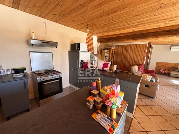 Ensemble immobilier de deux maisons à Mombrier 