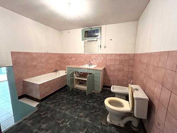 LONGERE 3 CHAMBRES AVEC TRAVAUX PROCHE COMMODITÉS SUR LA COMMUNE DE CHABRIS (INDRE 36)