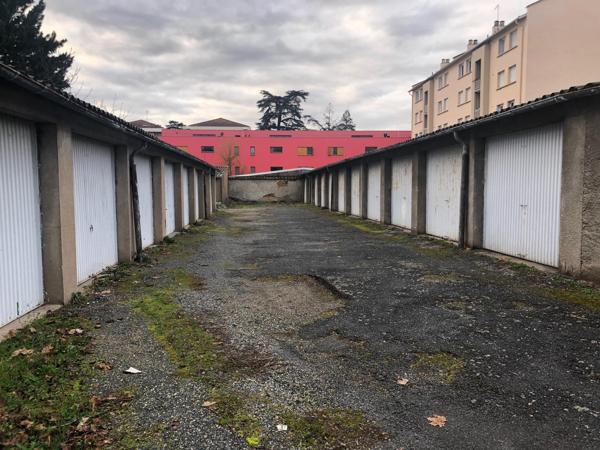 Parking · Location Villefranche Sur Saone (69400)