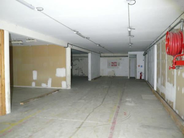 ⚜ A LOUER CHATEAUBERNARD Zone Commercial Local Bureau ⚜